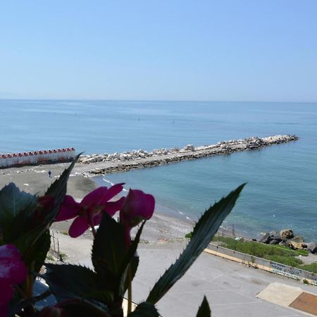 B&B Fronte Del Mare Салерно Екстериор снимка