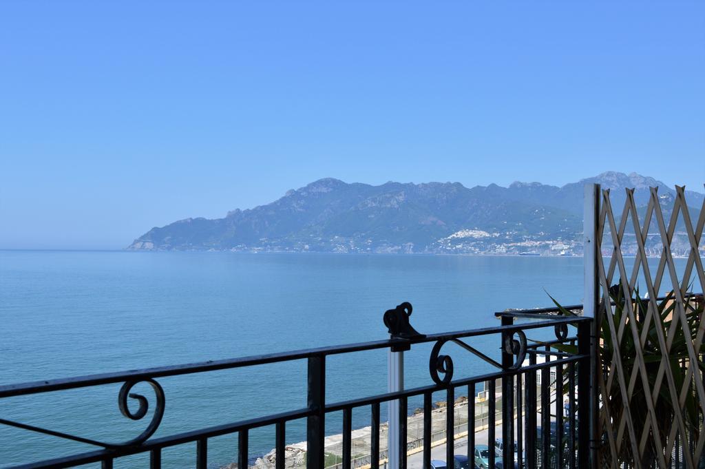 B&B Fronte Del Mare Салерно Екстериор снимка