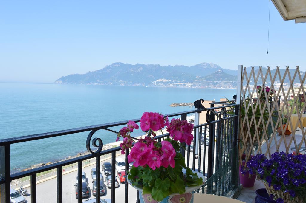 B&B Fronte Del Mare Салерно Екстериор снимка
