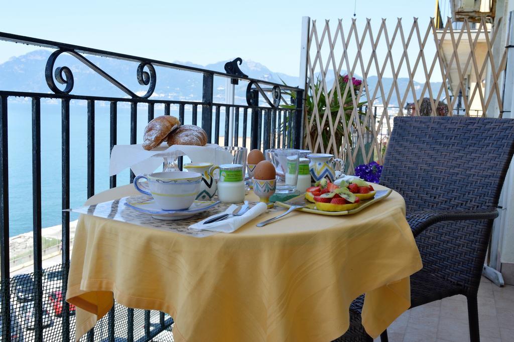 B&B Fronte Del Mare Салерно Екстериор снимка